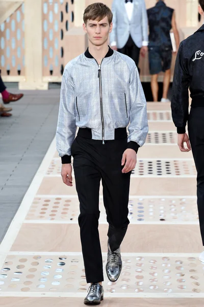 Look 33